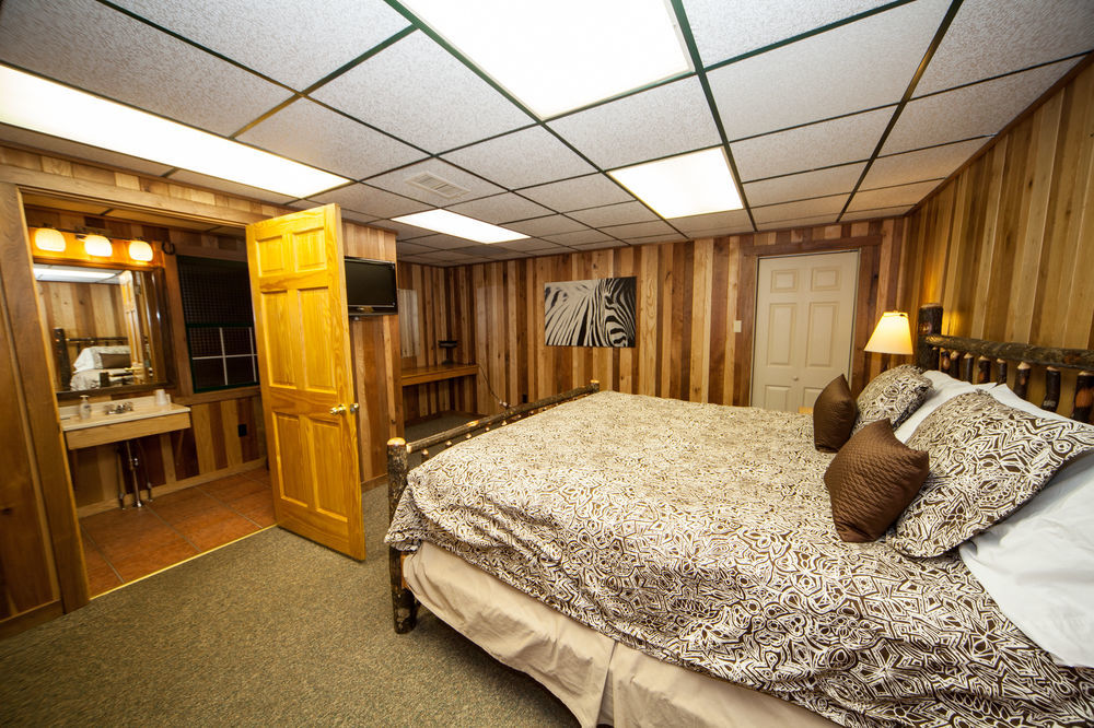 Log Cabin Lodge & Suites Jones Mills Εξωτερικό φωτογραφία