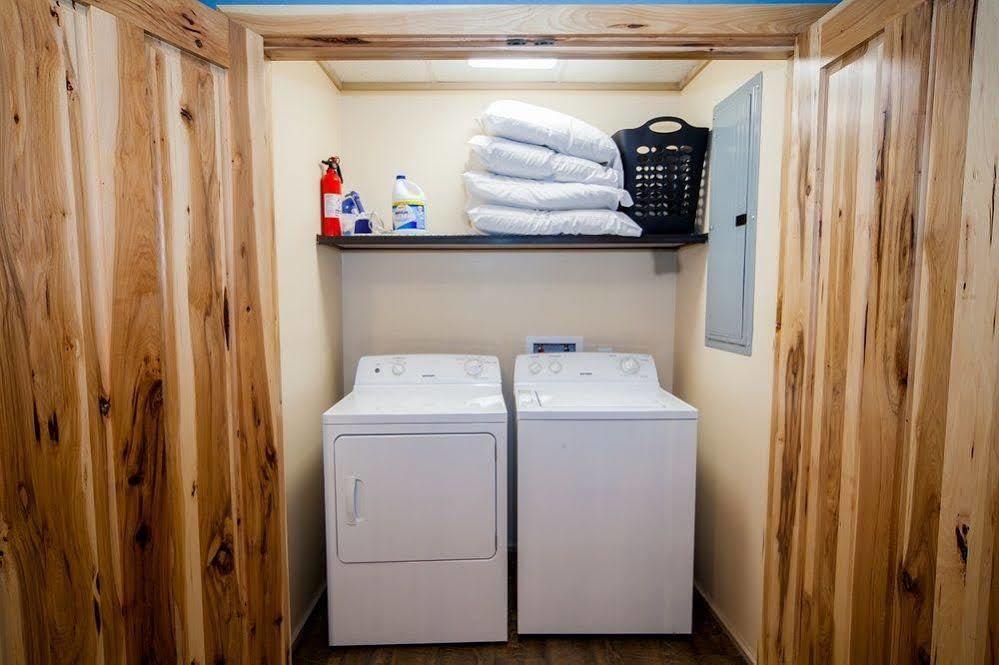 Log Cabin Lodge & Suites Jones Mills Εξωτερικό φωτογραφία