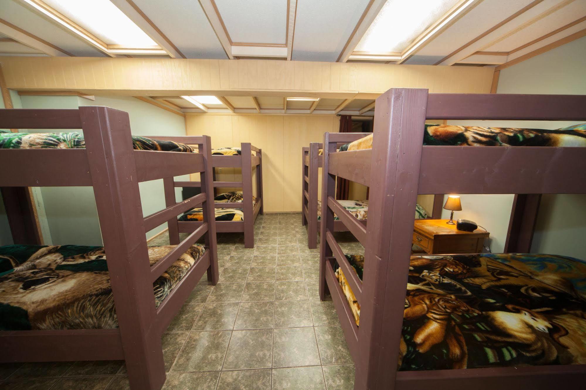 Log Cabin Lodge & Suites Jones Mills Εξωτερικό φωτογραφία