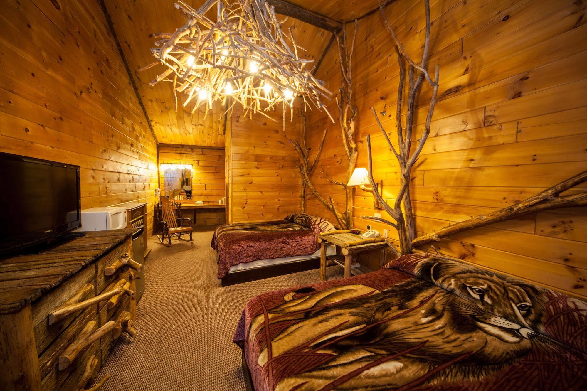 Log Cabin Lodge & Suites Jones Mills Εξωτερικό φωτογραφία