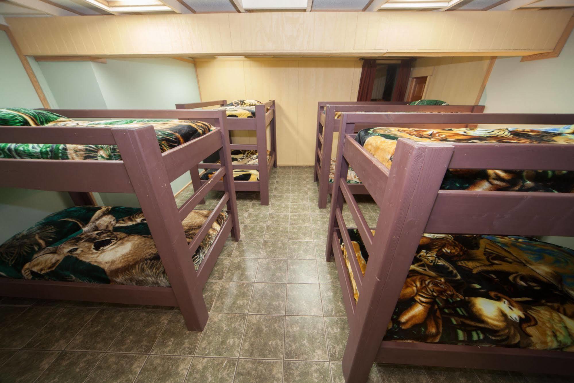 Log Cabin Lodge & Suites Jones Mills Εξωτερικό φωτογραφία