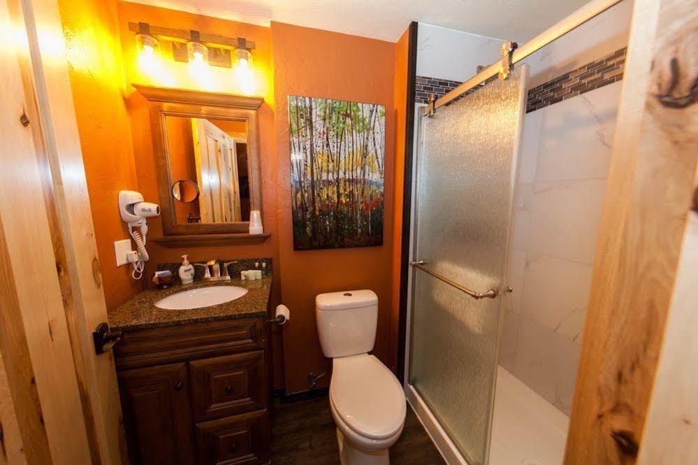 Log Cabin Lodge & Suites Jones Mills Εξωτερικό φωτογραφία