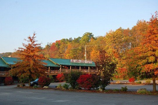 Log Cabin Lodge & Suites Jones Mills Εξωτερικό φωτογραφία