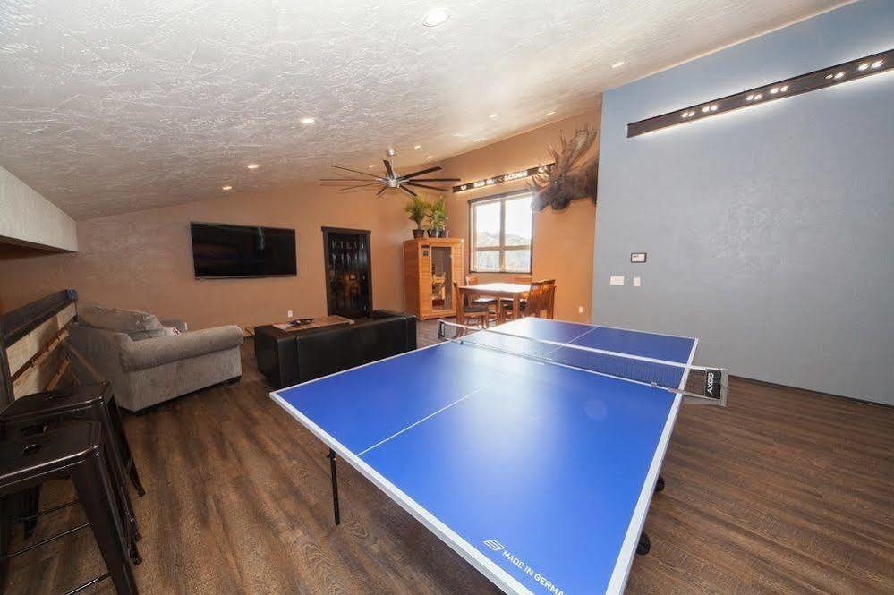 Log Cabin Lodge & Suites Jones Mills Εξωτερικό φωτογραφία
